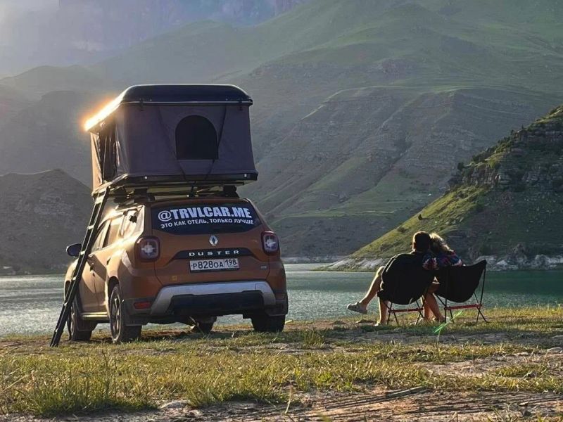 Renault Duster с палаткой на крыше